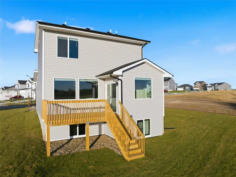 5680 Brook View Avenue, Des Moines, IA 50317 - #3