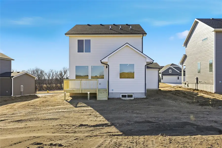 5664 Brookview Avenue, Des Moines, IA 50317 - #2