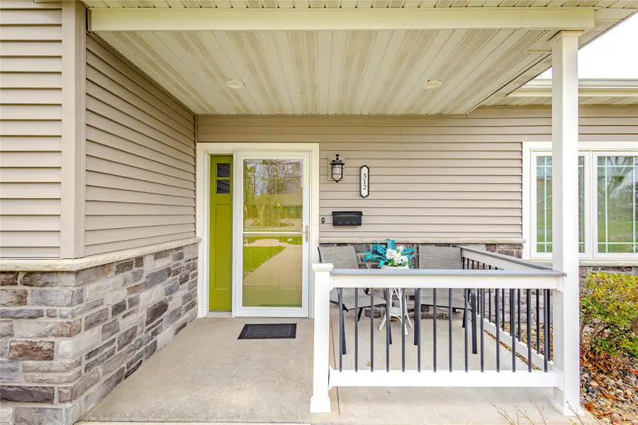 312 E 4th Street N, Newton, IA 50208 - #3