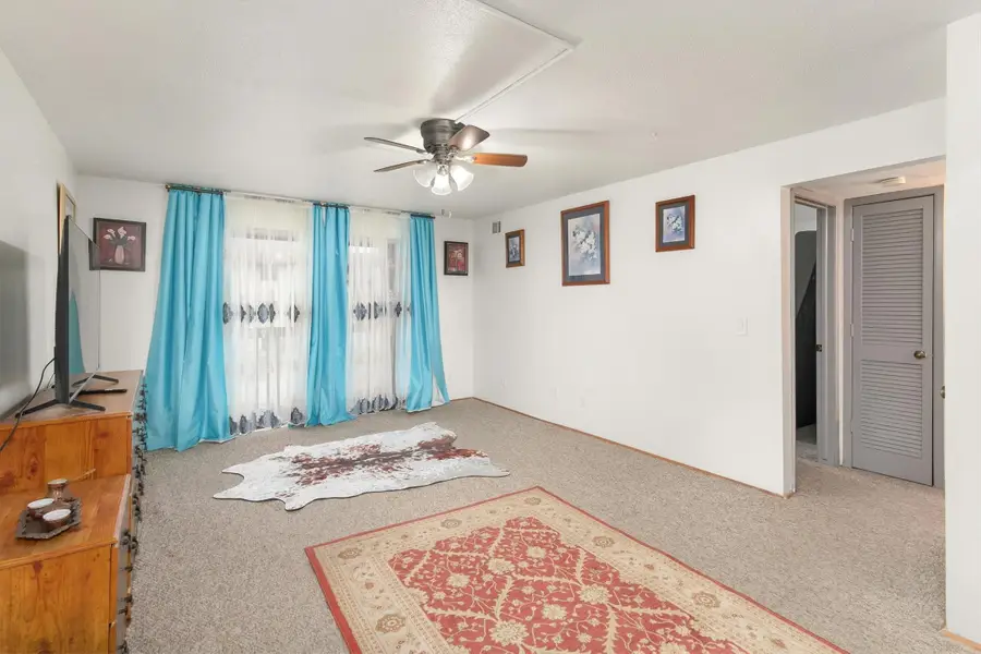 9507 University Avenue #17, Clive, IA 50325 - #3