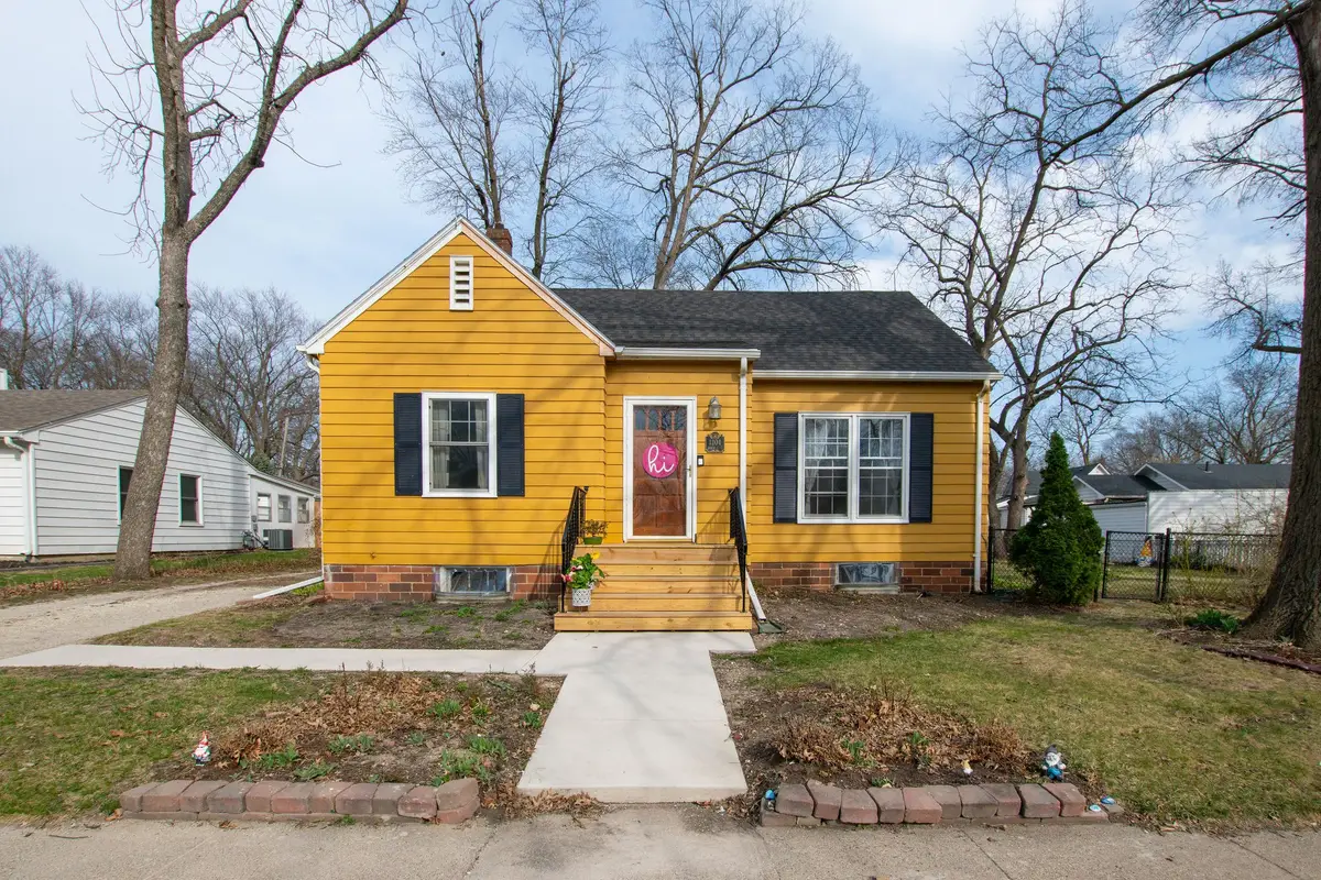 1204 N C Street, Indianola, IA 50125 - #1