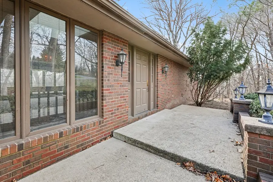 2062 Hickory Trail, Pella, IA 50219 - #2