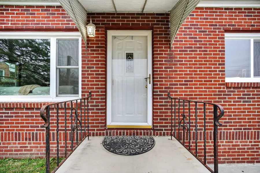 2500 Watrous Avenue, Des Moines, IA 50321 - #2