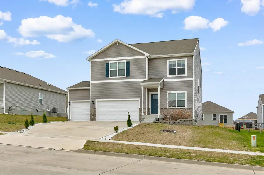 3890 Fieldstone Drive, Waukee, IA 50263 - #2