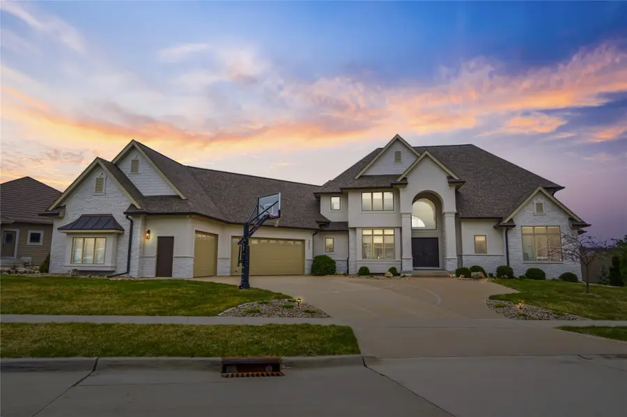 3805 144th Street, Urbandale, IA 50323 - #2