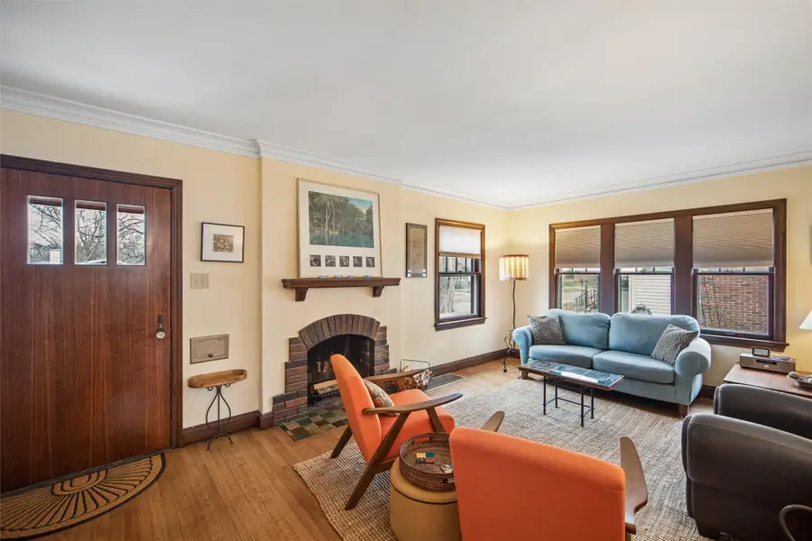 924 39th Street, Des Moines, IA 50312 - #3