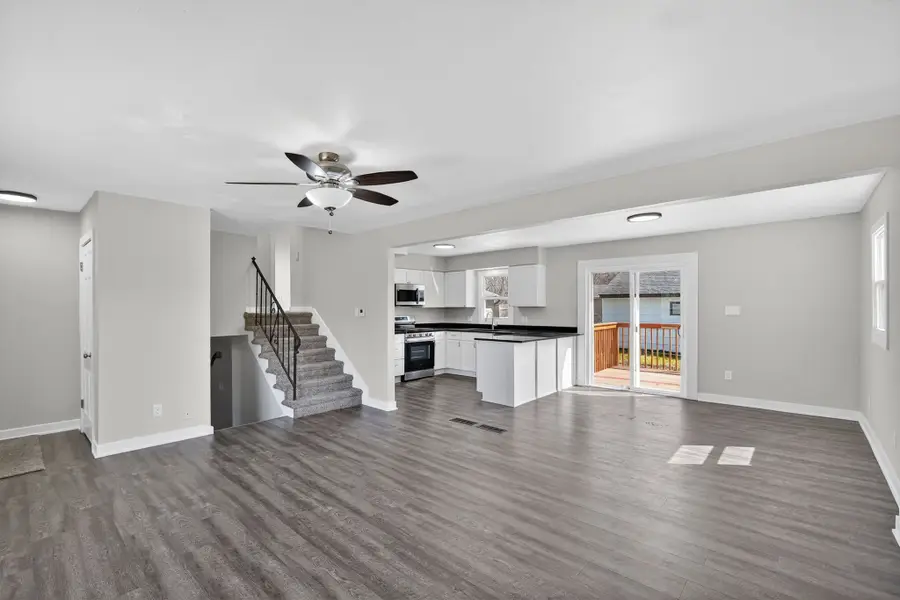 5621 SE 8th Street, Des Moines, IA 50315 - #3