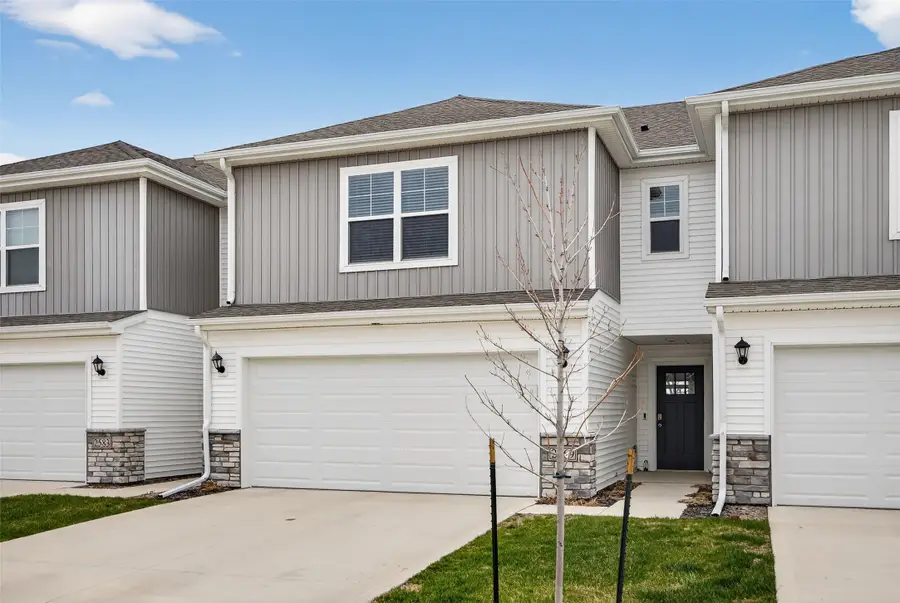 2569 SE Hawkins Avenue, West Des Moines, IA 50061 - #2