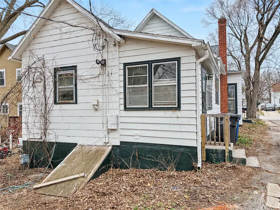 1350 E 9th Street, Des Moines, IA 50316 - #2