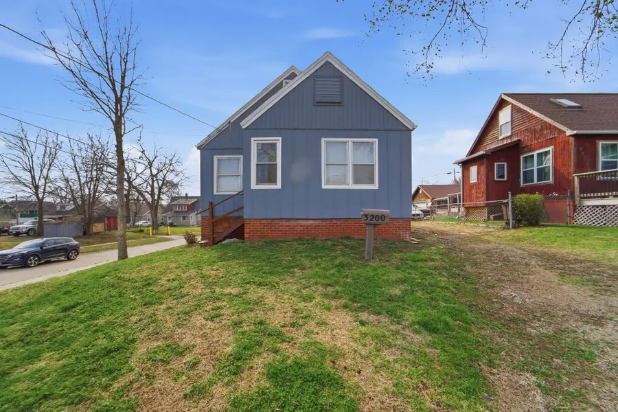 3200 Oxford Street, Des Moines, IA 50313 - #2