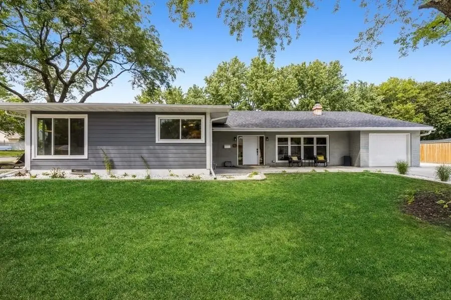 223 W Lane Street, Winterset, IA 50273 - #2