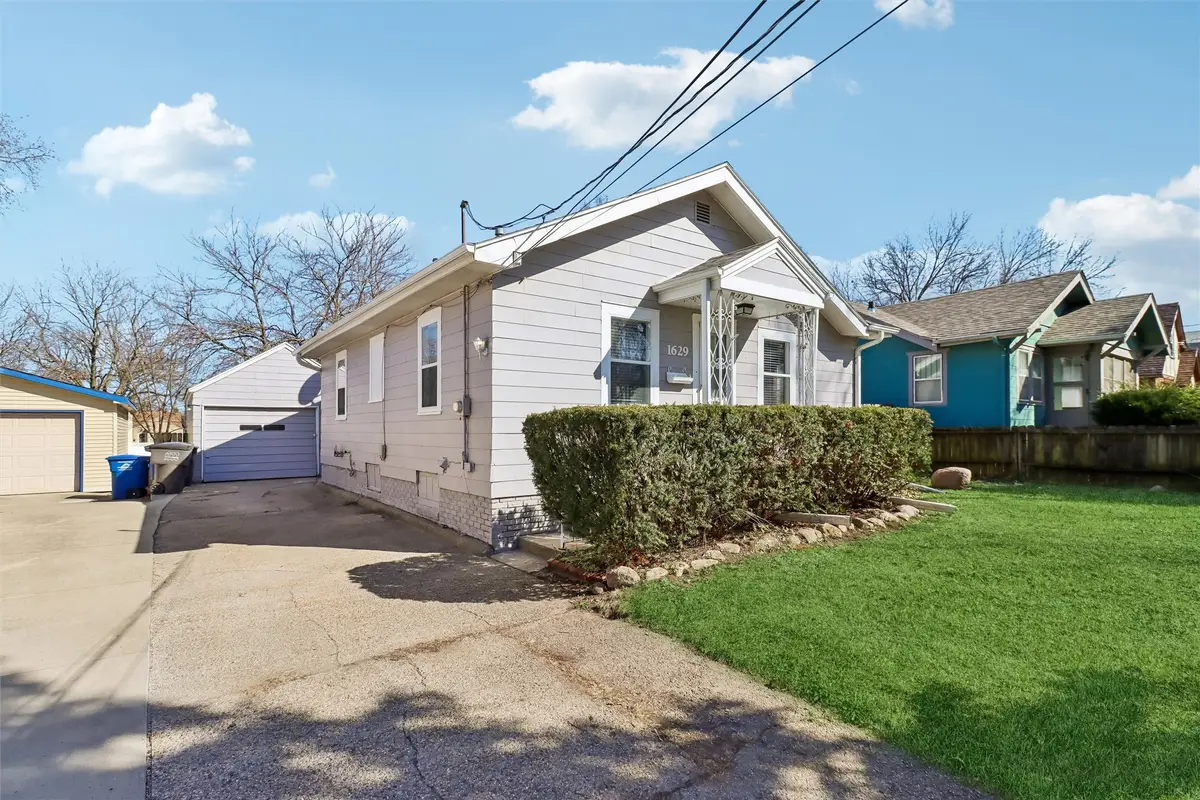 1629 46th Street, Des Moines, IA 50310 - #1