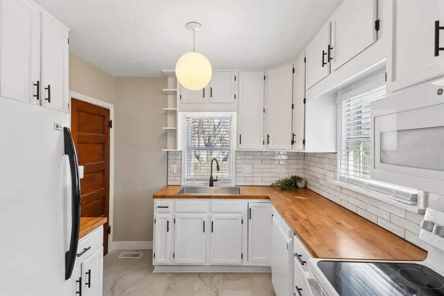 1629 46th Street, Des Moines, IA 50310 - #2