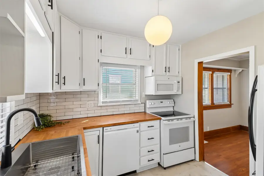 1629 46th Street, Des Moines, IA 50310 - #3