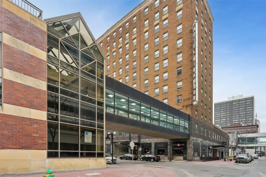 400 Walnut Street #1005, Des Moines, IA 50309 - #2