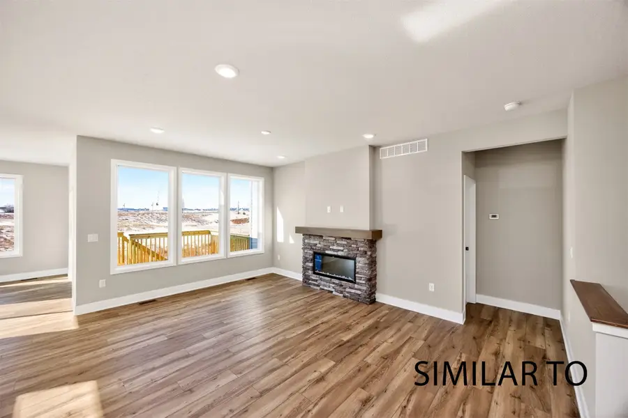 16712 Walnut Meadows Circle, Urbandale, IA 50323 - #3