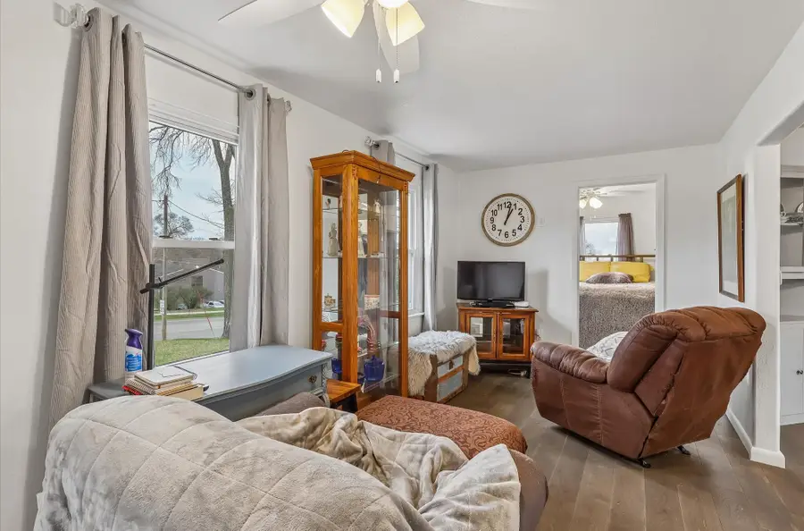 21 E Mckinley Avenue, Des Moines, IA 50315 - #2