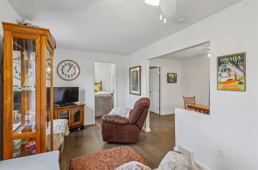 21 E Mckinley Avenue, Des Moines, IA 50315 - #3