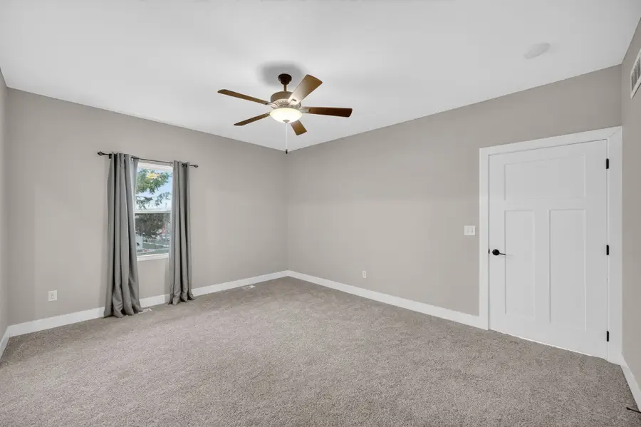 227 Clark Street, Des Moines, IA 50314 - #3