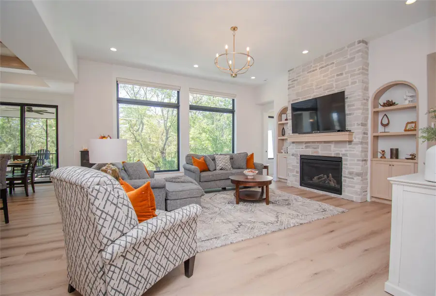 4010 NW 181st Street, Clive, IA 50325 - #3