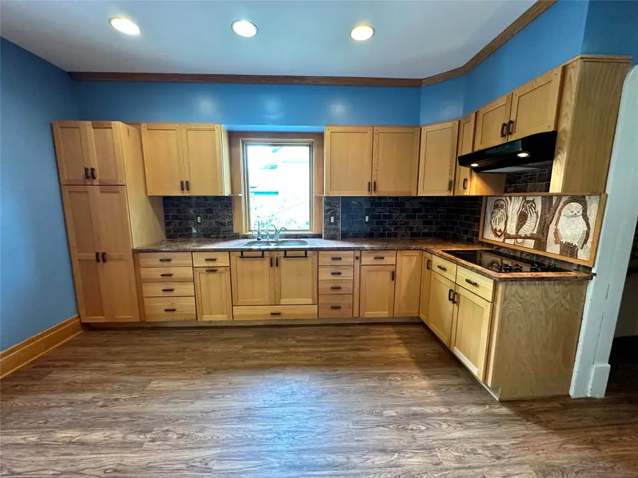 1517 Elm Street, Grinnell, IA 50112 - #3