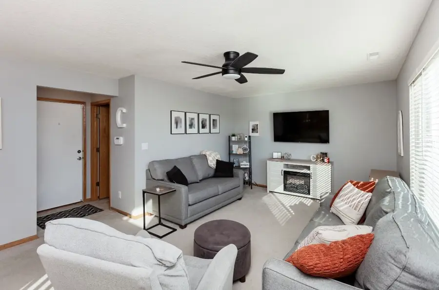 4003 122nd Street, Urbandale, IA 50323 - #2