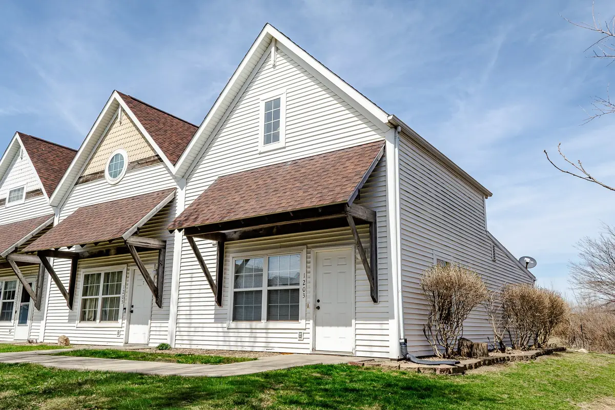 1203 10th Avenue Nw, Altoona, IA 50009 - #1