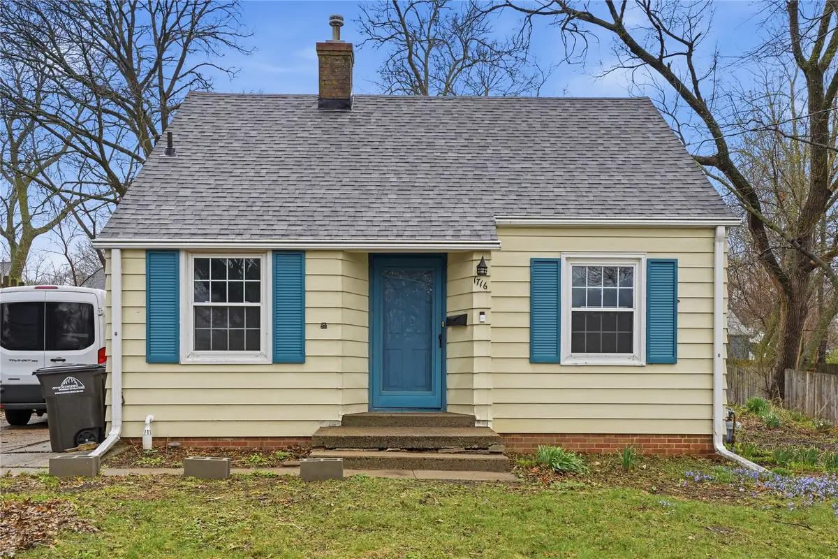 1716 44th Street, Des Moines, IA 50310 - #1