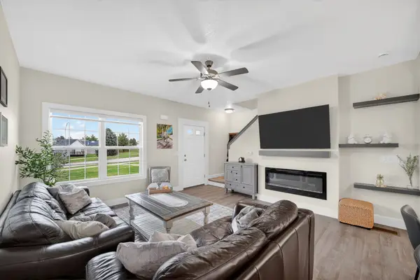 5871 Marble Circle, Johnston, IA 50131