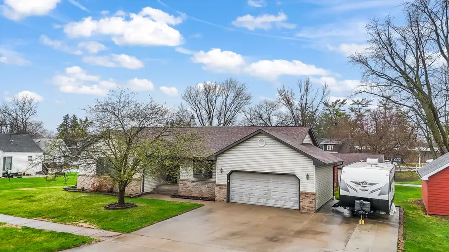 121 K Avenue, Nevada, IA 50201 - #3