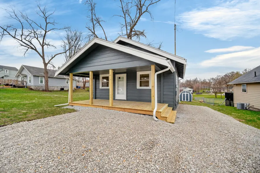 910 Lewis Avenue, Des Moines, IA 50315 - #2