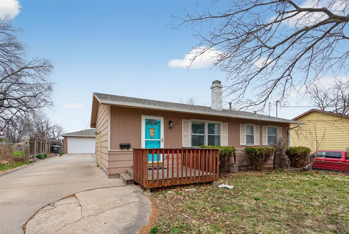 1101 Emma Avenue, Des Moines, IA 50315 - #1