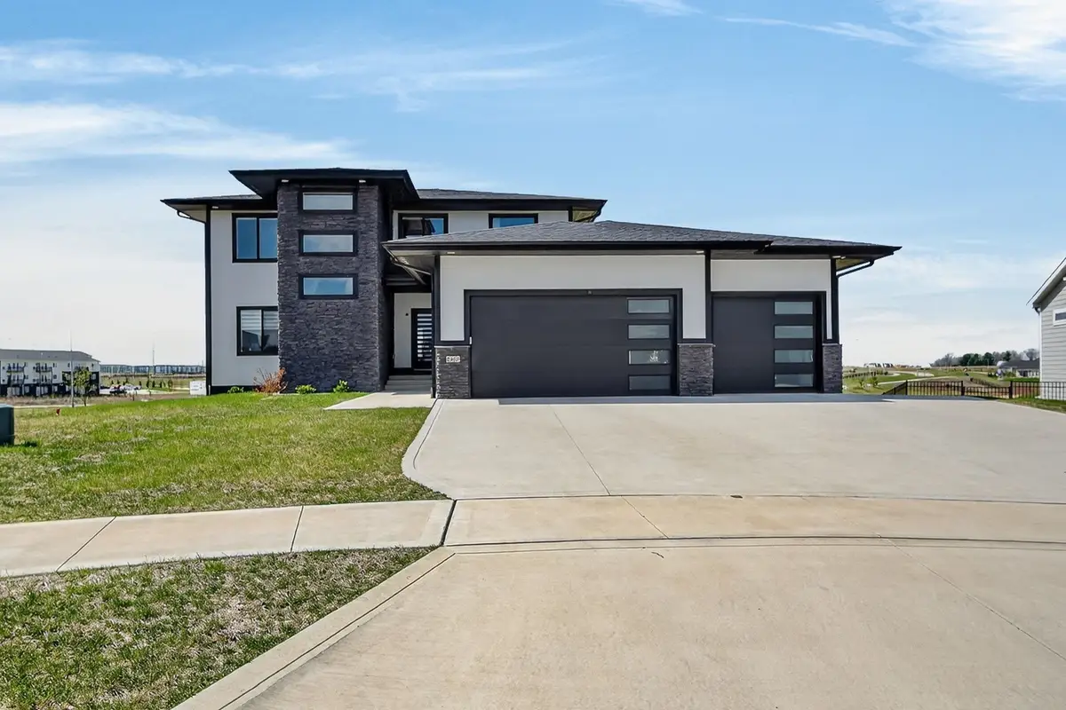 860 NW Frescott Circle, Waukee, IA 50263 - #1