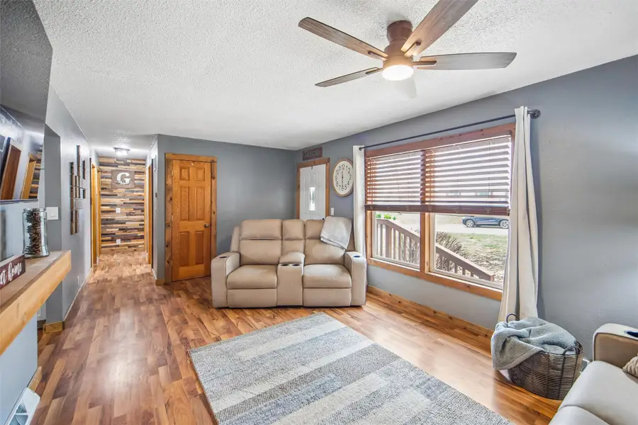 811 NE 10th Street, Leon, IA 50144 - #3