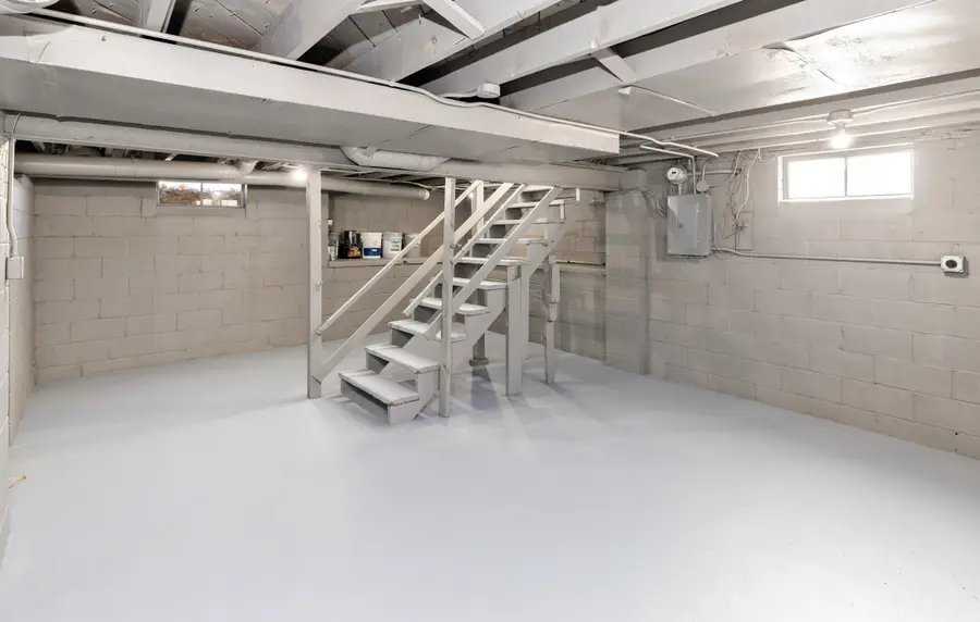 3811 40th Street, Des Moines, IA 50310 - #3