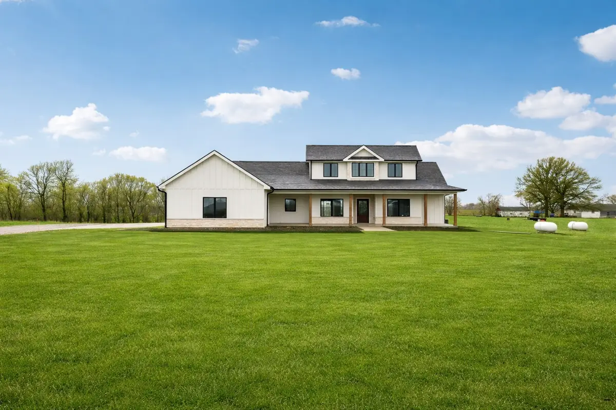 1461 S 52nd Avenue E, Newton, IA 50208 - #1