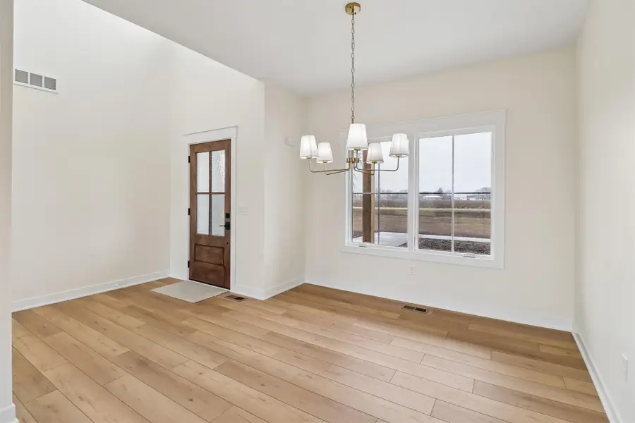 1461 S 52nd Avenue E, Newton, IA 50208 - #3