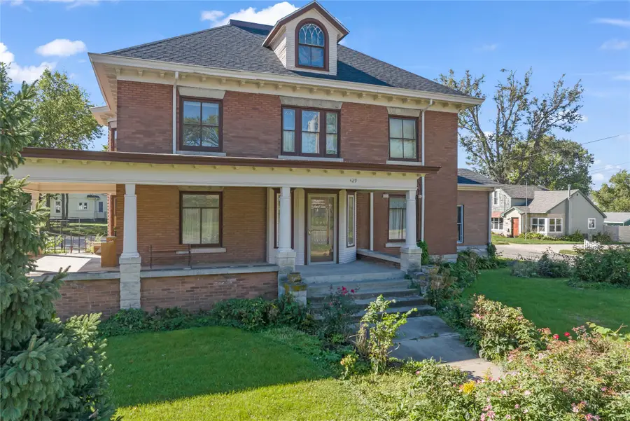 429 1st Avenue W, Newton, IA 50208 - #3