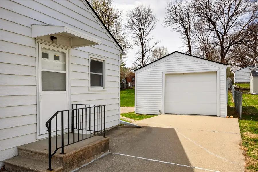 1416 62nd Street, Des Moines, IA 50311 - #2