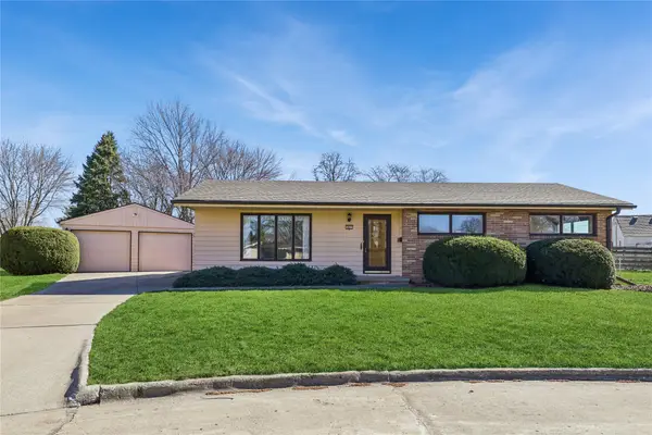 401 7th Street Place Sw, Altoona, IA 50009