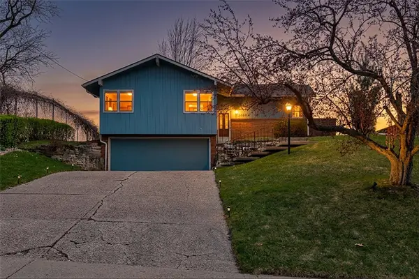 2563 Hull Avenue, Des Moines, IA 50317