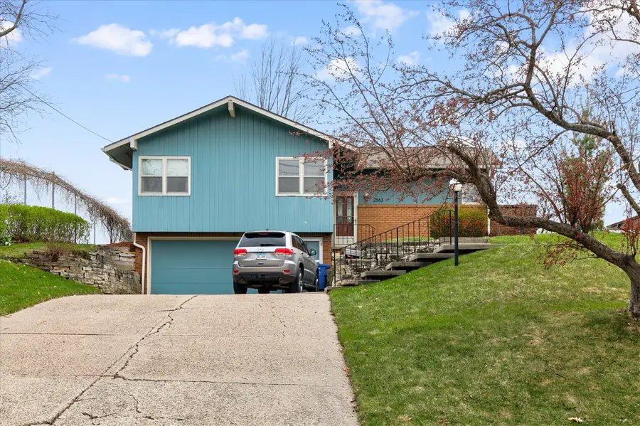 2563 Hull Avenue, Des Moines, IA 50317 - #2