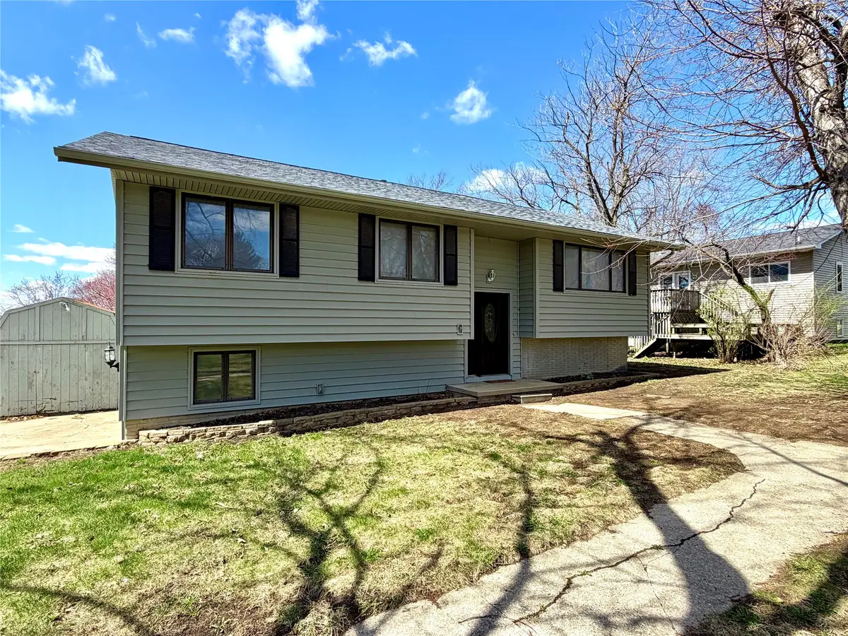 2007 Spring Street, Grinnell, IA 50112 - #1