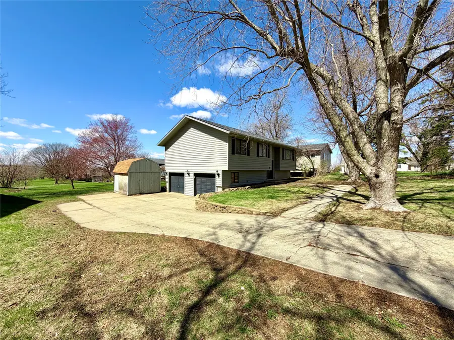 2007 Spring Street, Grinnell, IA 50112 - #2