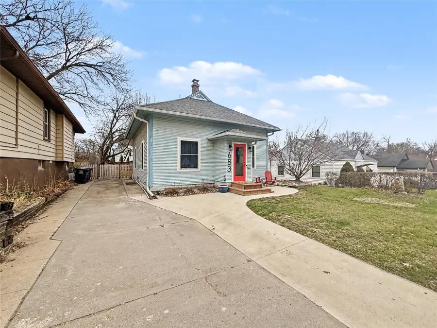 683 27th Street, Des Moines, IA 50312 - #2