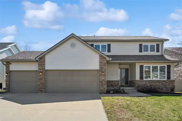 3409 Brook View Drive, Des Moines, IA 50317