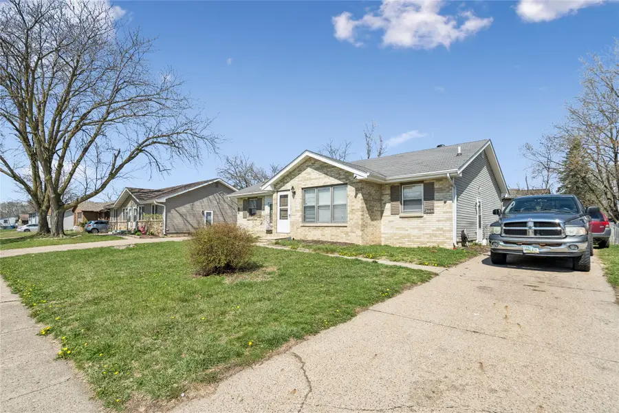 4230/4232 Boyd Street, Des Moines, IA 50317 - #2