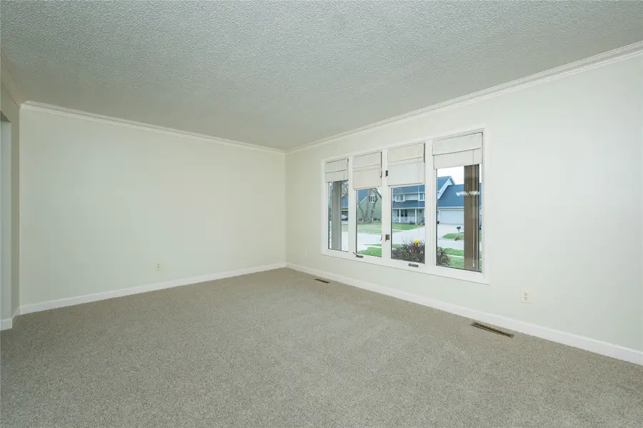 4659 Elm Street, West Des Moines, IA 50265 - #3