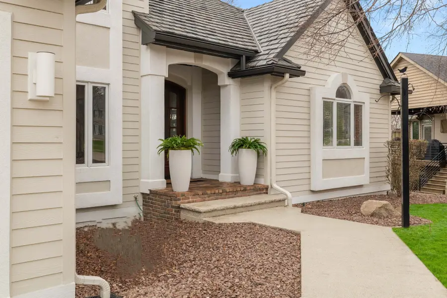 681 S 34th Court, West Des Moines, IA 50265 - #3