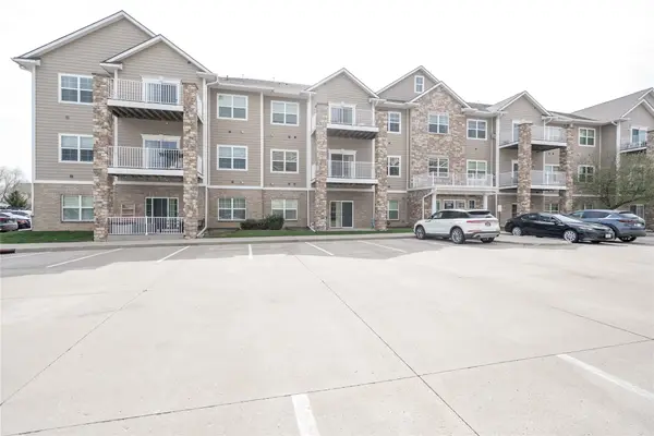 8350 Ep True Parkway #2208, West Des Moines, IA 50266